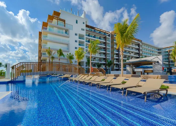 Royalton Splash Riviera Cancun, An Autograph Collection