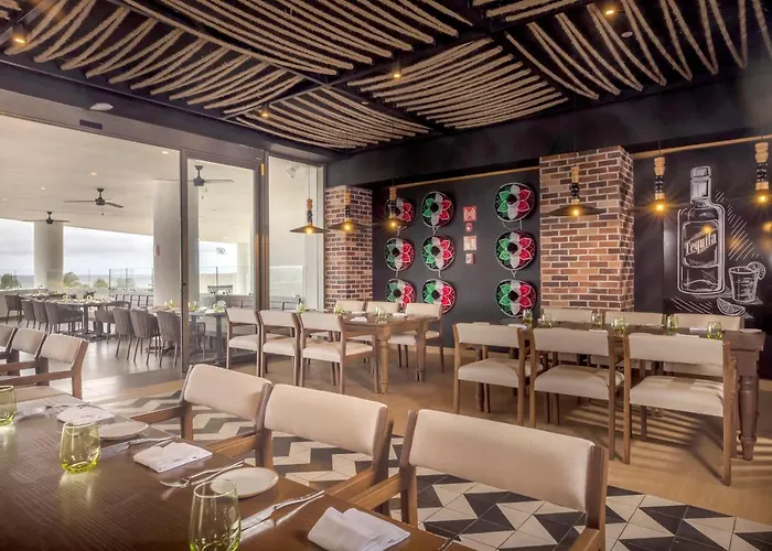 Royalton Splash Riviera Cancun, An Autograph Collection Resort